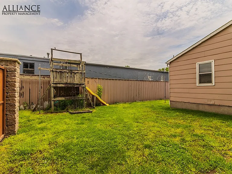 1517 Fair Ln — Photo 6