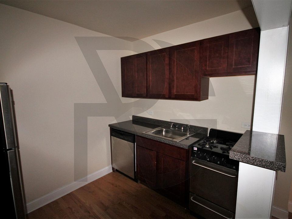 1st image of 1347 N Dearborn St #U405