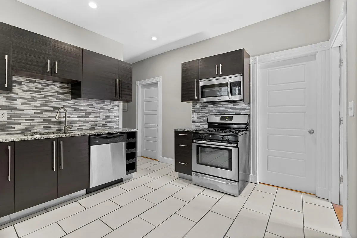 Building Photo - 35 Harbor View St #3