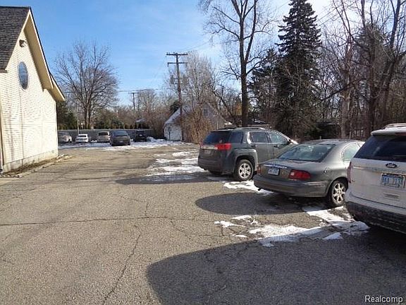 4th image of 330 N Center St