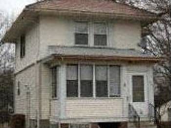 2nd image of 811 N Perry St