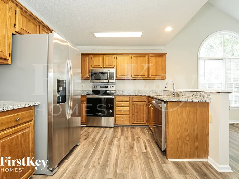 5017 Windermere Dr — Photo 9