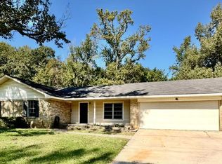 406 3rd St, Troup, TX 75757