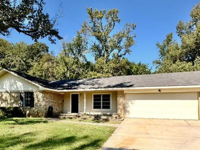 406 3rd St, Troup, TX, 75757