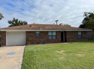2004 Brazos Ave, Rockdale, TX 76567