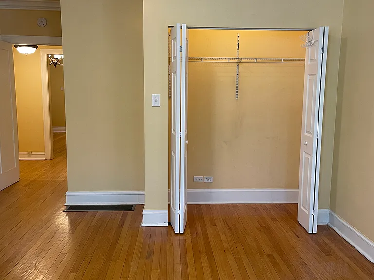 1st fl bedroom 1 closet