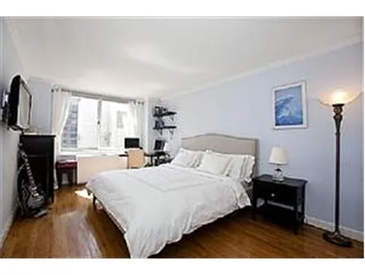 Rented by Douglas Elliman | media 31