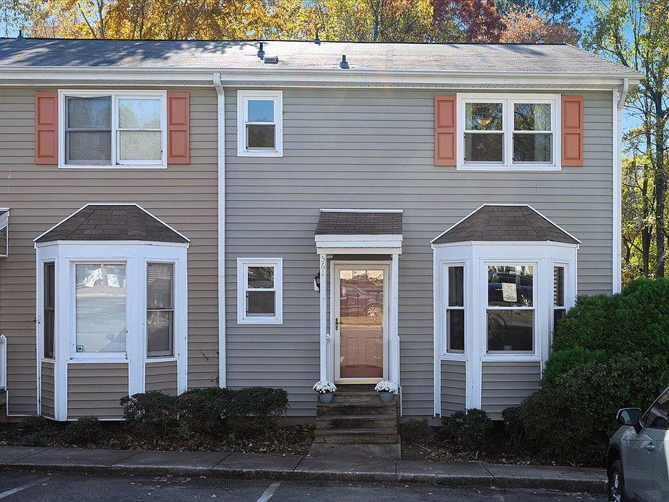 1st image of 561 Darby Glen Ln