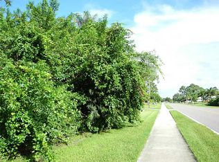 591 Periwinkle Dr, Sebastian, FL 32958