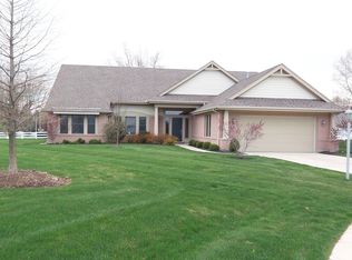 3989 Carmela Ct W, Bellbrook, OH