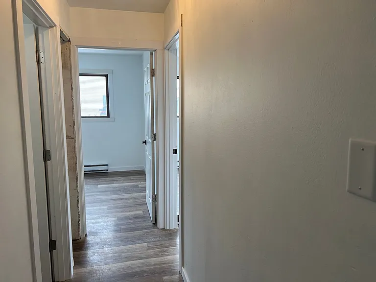 915 Genrich St — Photo 6