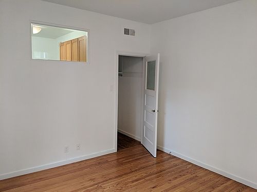 5th image of 1042 Cole St