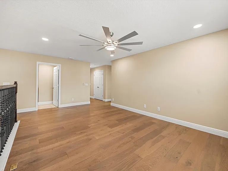 2049 Heart Lake Dr — Photo 21