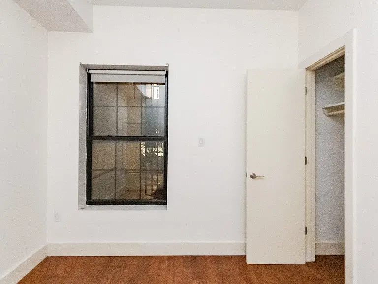 92 S 4th St #4 — Photo 2
