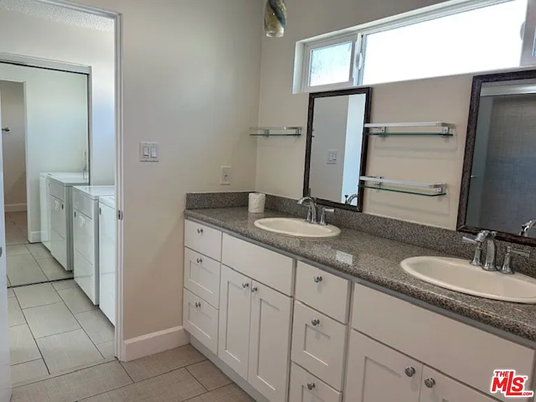 36 Brooks Ave #D — Photo 29