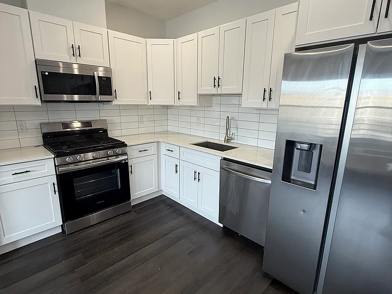 207 Redwood Ave #205 — Photo 7