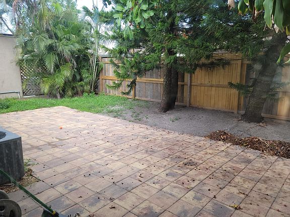 5th image of 5856 Corson Pl