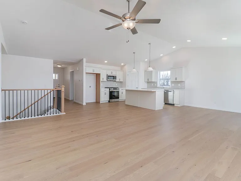 2503 Treeline Dr — Photo 5