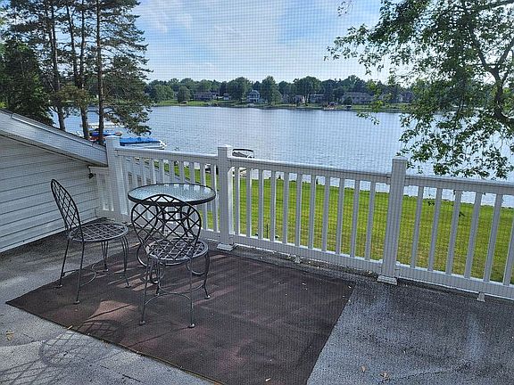 3rd image of 6636 Peninsula Way