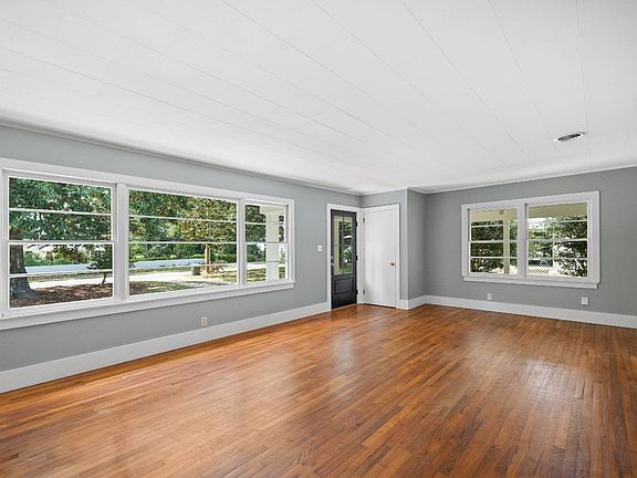 5th image of 208 N Ingleside St