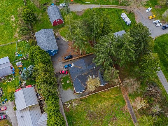 4th image of 808 128th St E