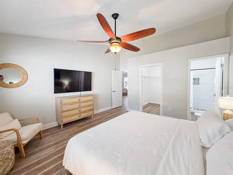 2135 S Flagler Ave — Photo 11