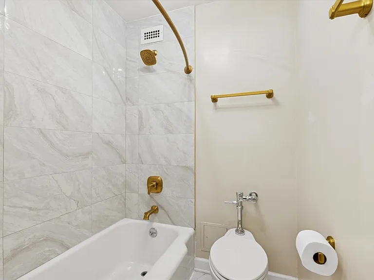 535 N Michigan Ave #2204 — Photo 15