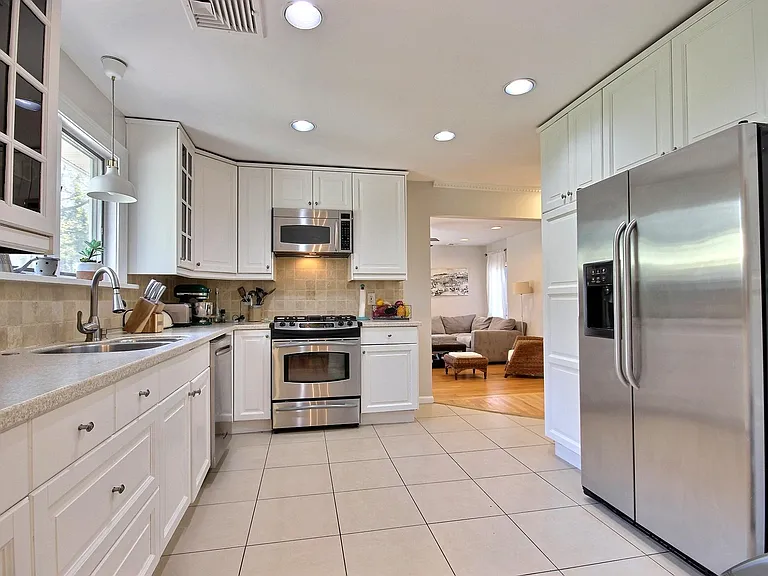 50 Woodmere Ln — Photo 8