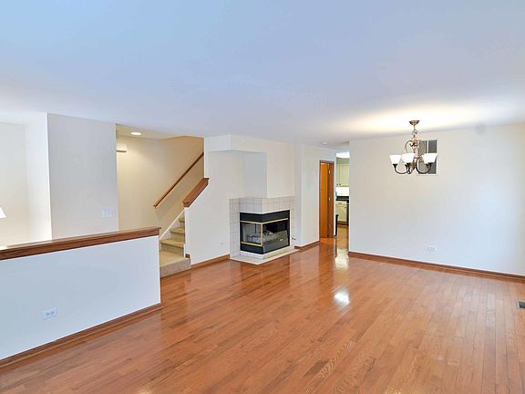 3rd image of 2579 N Augusta Dr