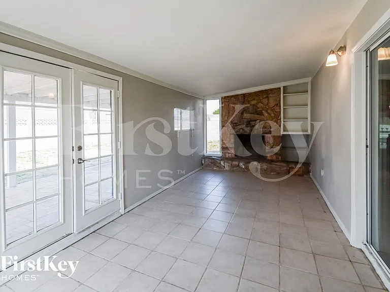 18216 N 24th Dr — Photo 6