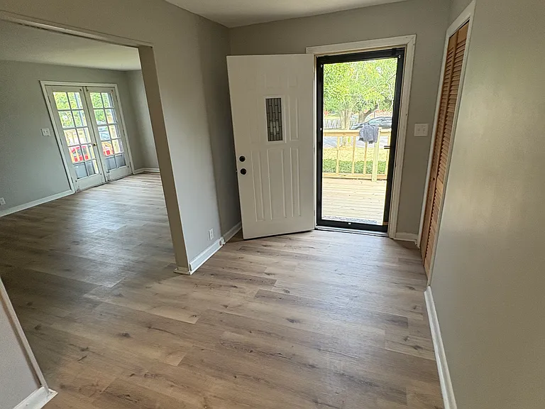 424 S Jameson Ave — Photo 2