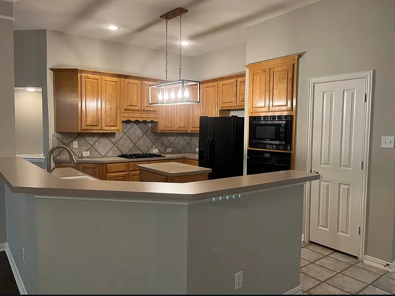 2702 View Mdw — Photo 34