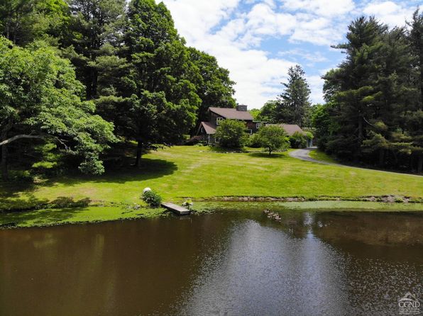 230 Scannell Rd, Chatham, NY 12037
