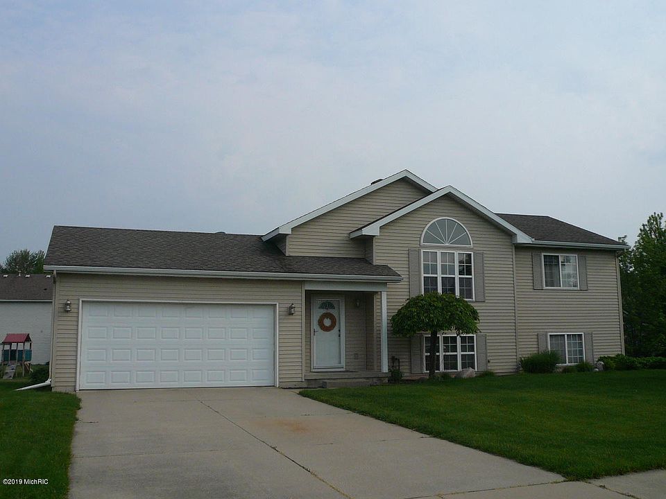 1st image of 3867 Avery Dr NW