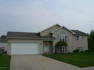 3867 Avery Dr NW, Grand Rapids, MI 49534