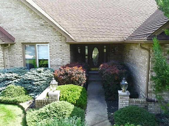5th image of 46384 Hawkins Ct