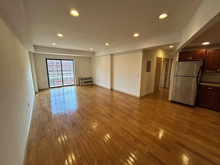 58-28 44th Ave #6F — Photo 1