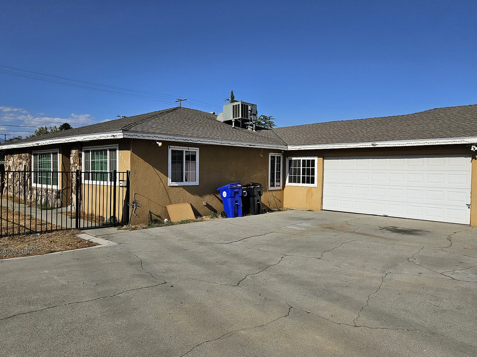 3 bed, 1134 sqft, $2,475 — Photo 1