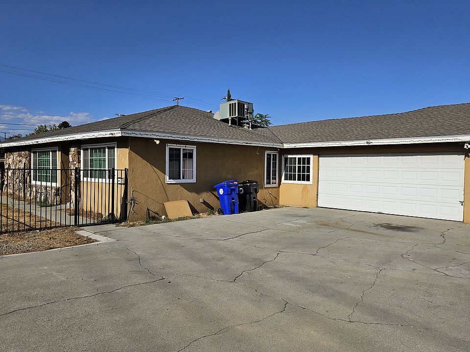 Garage-Outside