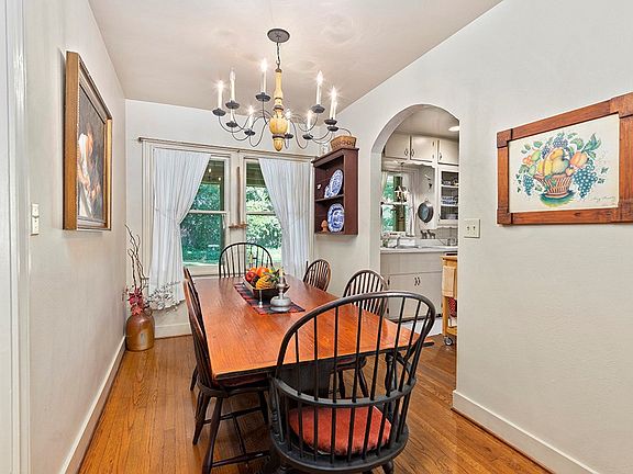 5th image of 208 N Acorn St
