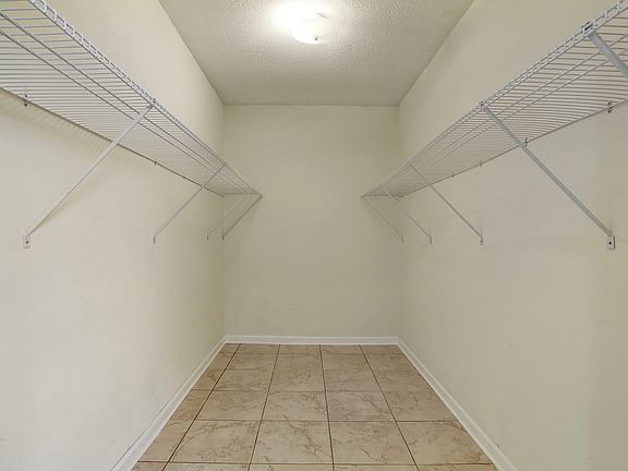 5th image of 2580 Eastview Dr