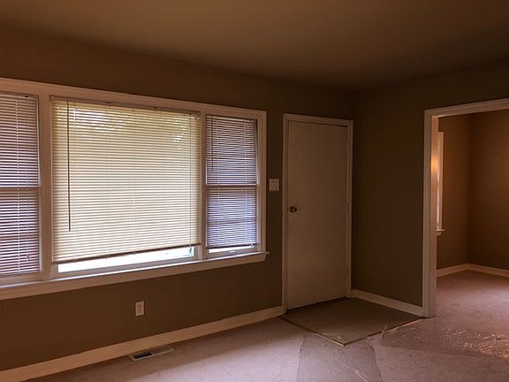 5th image of 10352 Saint Matthew Ln