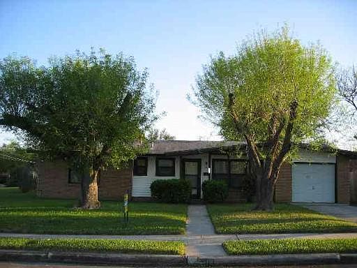1st image of 370 RAMPART DR