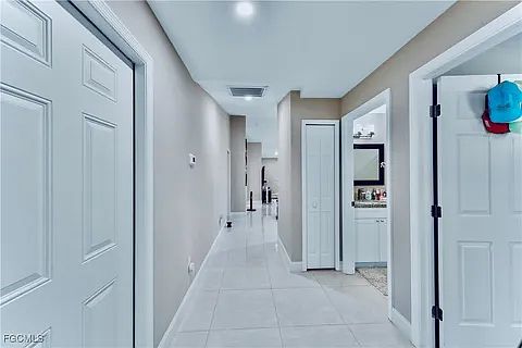 4th image of 4465-4467 30th St SW