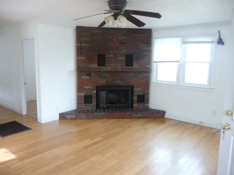 2nd image of 152 Maryland Ave