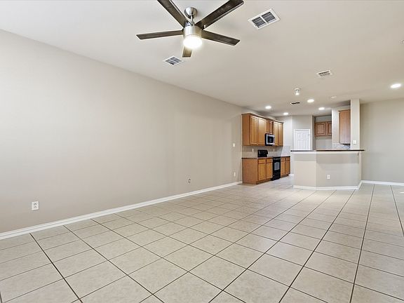 3rd image of 1725 Brookview Dr