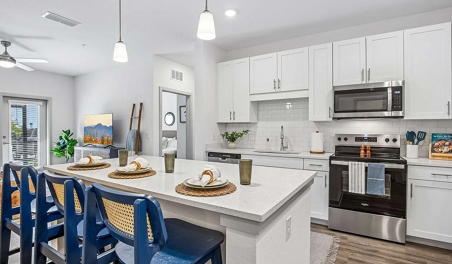 HoM at River Hills — Photo 1