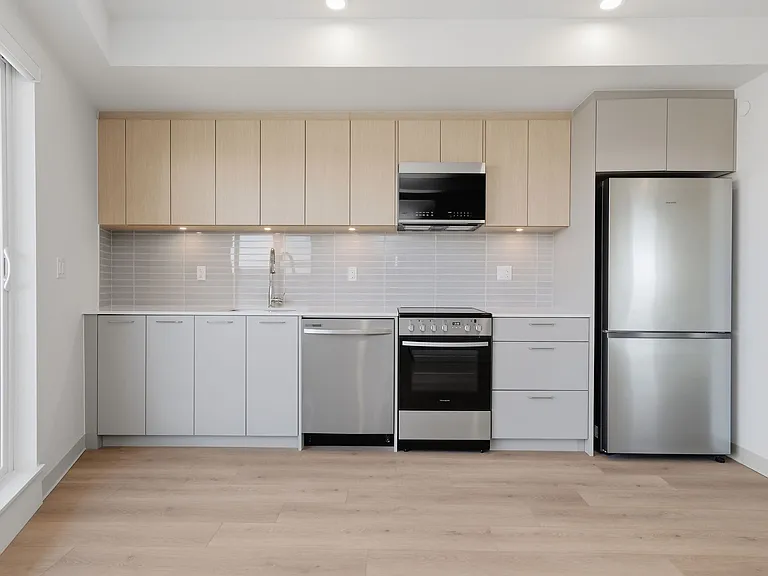 1529 Oxford St — Photo 116