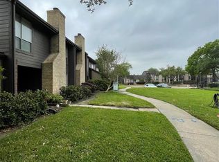 2305 Broadlawn Dr, Houston, TX 77058