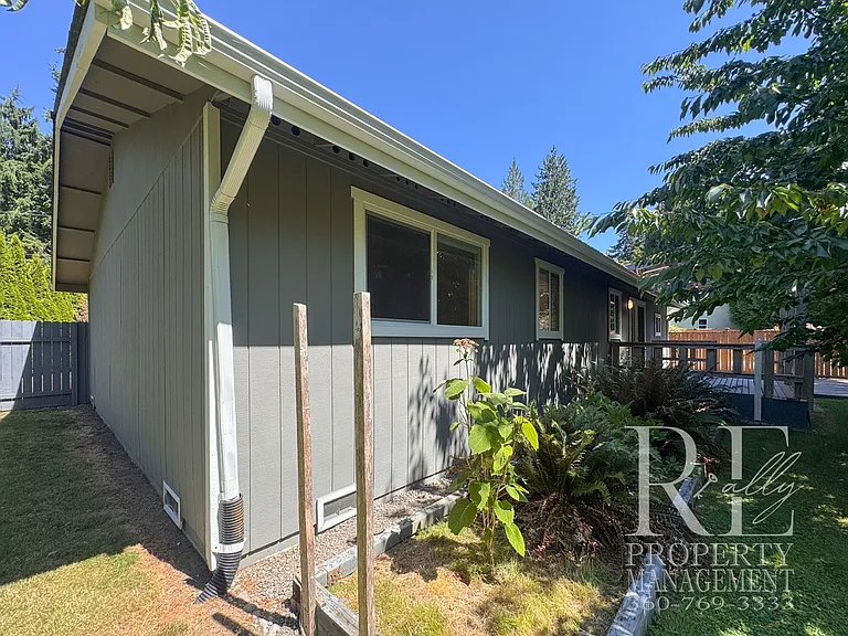 8240 NE Seawind Ave — Photo 24
